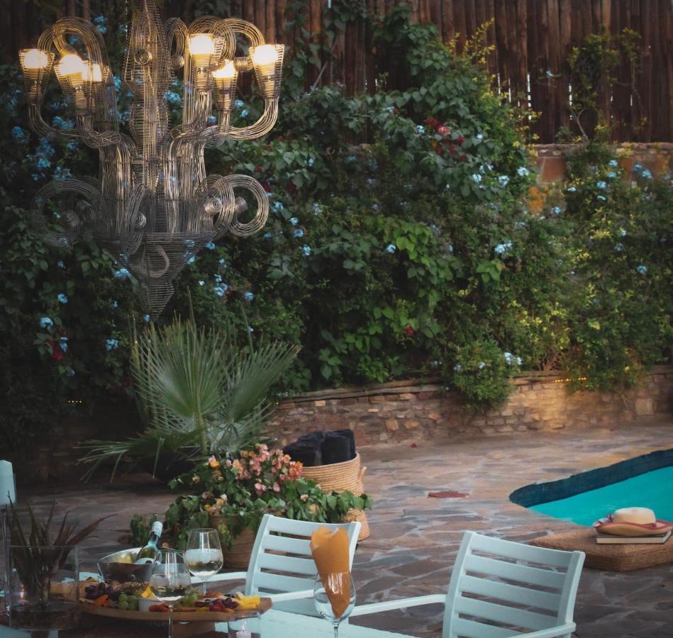 Alluring Self Catering 2 Bedroom Villa At Bokmakierie Villas Windhoek Buitenkant foto